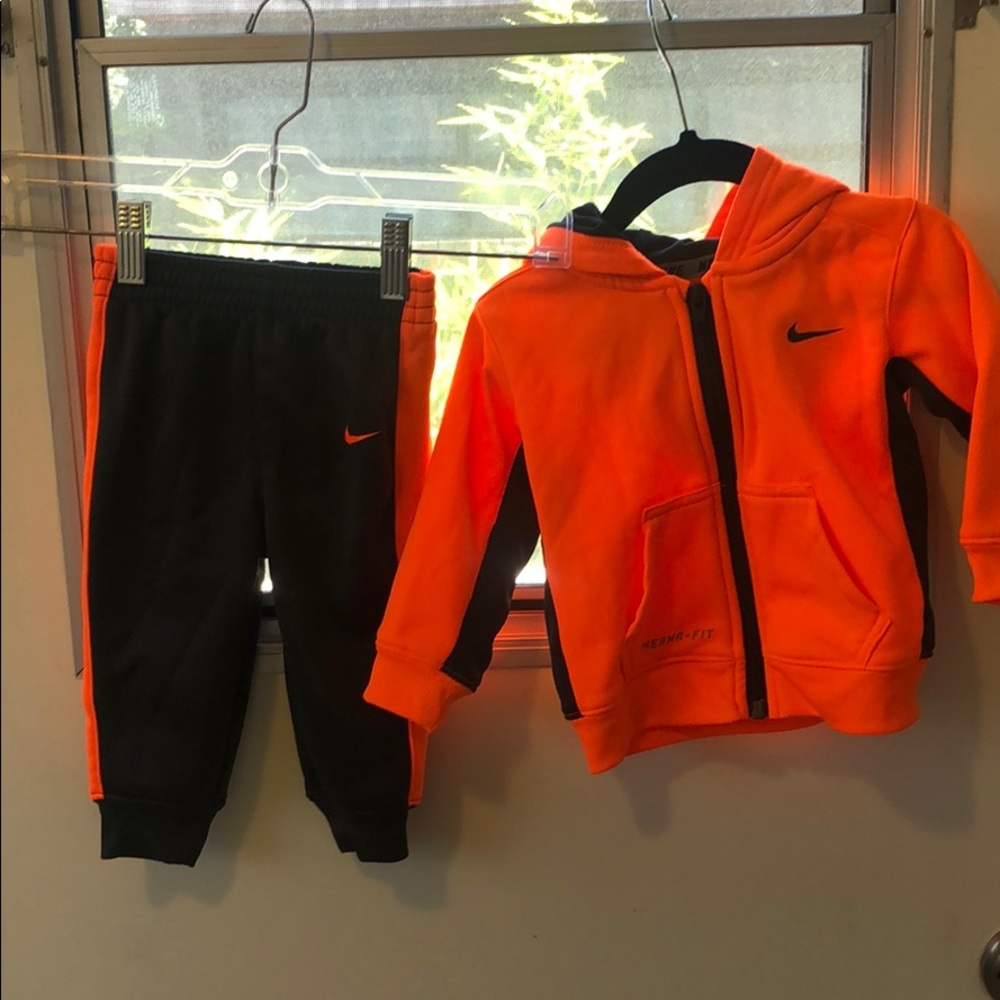 Nike sweat suit